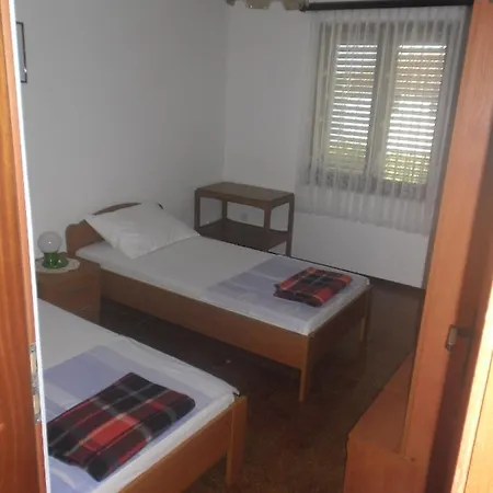 Apartments By The Sea Rogoznica - 11425